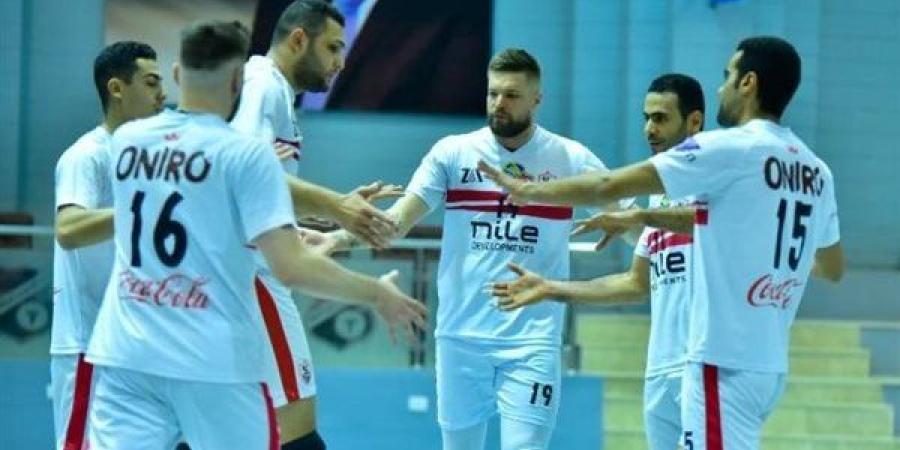 قائد طائرة الزمالك يطالب جماهير الأبيض في قطر بحضور مباريات الفريق بالبطولة العربية