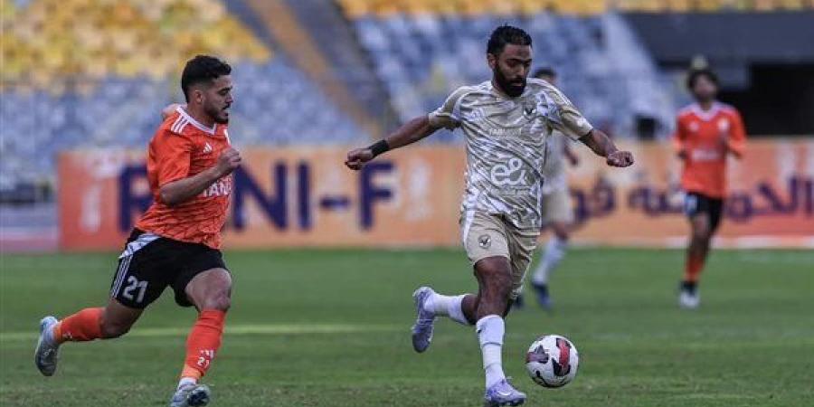 الأهلي يفقد نقطتين في صراع الدوري بتعادل إيجابي مع فاركو