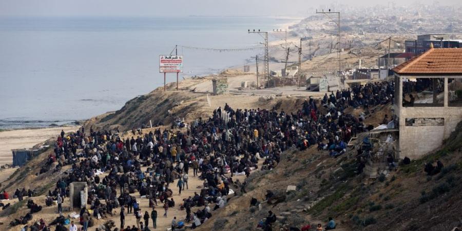 صور| بدء عودة الفلسطينيين إلى شمال قطاع غزة  بعد نزوح استمر 15 شهرًا