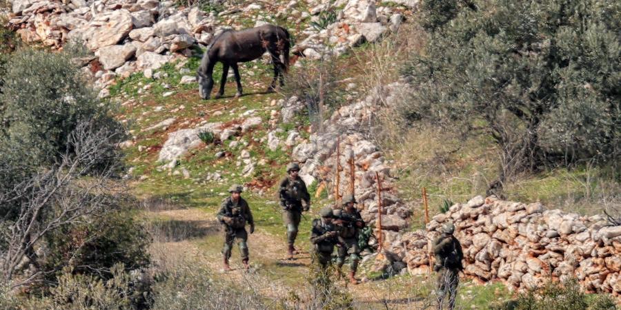 رغم حلول موعد الانسحاب.. الجيش الإسرائيلي يحتفظ بنقاط عسكرية في جنوب لبنان - الأول نيوز