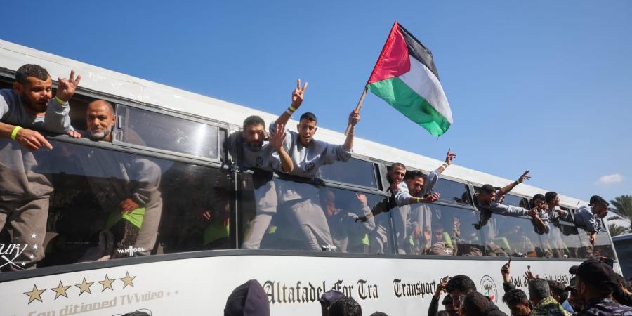 إسرائيل تضع شرطا للإفراج عن الفلسطينيين من سجونها - الأول نيوز