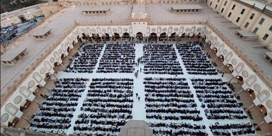 "مائدةٌ عالميةٌ".. الأزهر يحتضن آلاف الوافدين في أول أيام رمضان بـ3 آلاف وجبة إفطار