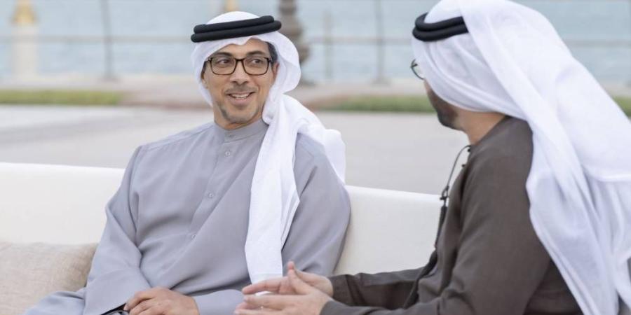 منصور بن زايد يشارك موظفي ديوان الرئاسة مأدبة الإفطار الرمضاني