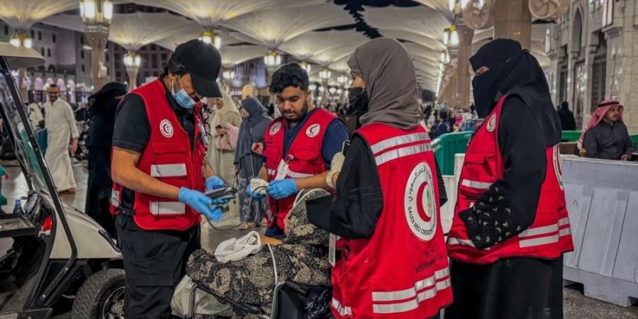 في زمن قياسي.. إنقاذ معتمر باكستاني من جلطة قلبية بالمسجد النبوي