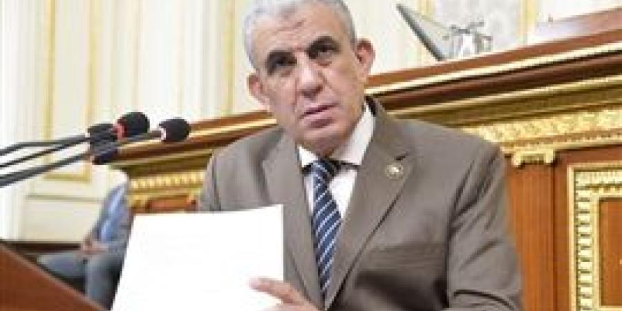 رئيس قوي عاملة النواب يهنئ الرئيس السيسي وعمال مصر بعيدهم