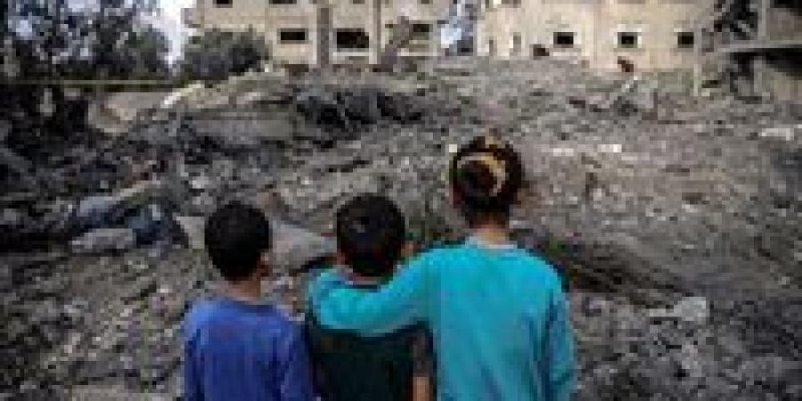 استشهاد 3 فلسطينيين بينهم طفل فى قصف مسيرات إسرائيلية دير البلح وغزة
