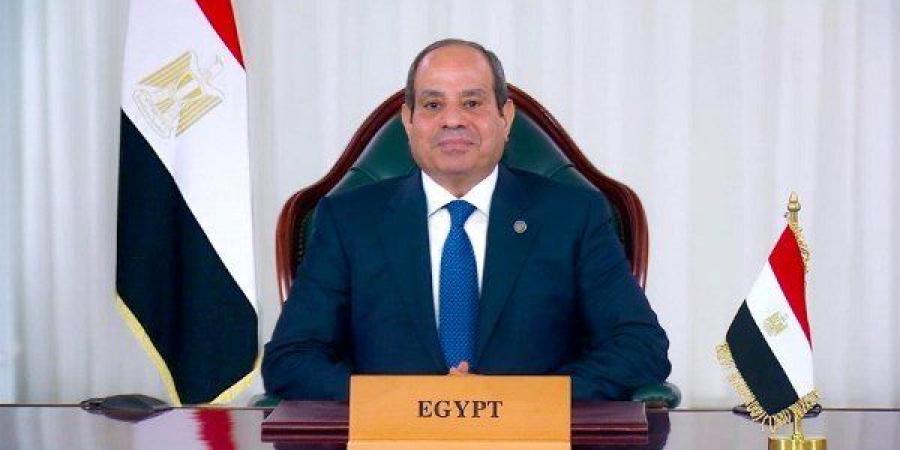 الرئيس السيسي يجتمع مع وزير الرزاعة ومدير الأكاديمية العسكرية المصرية