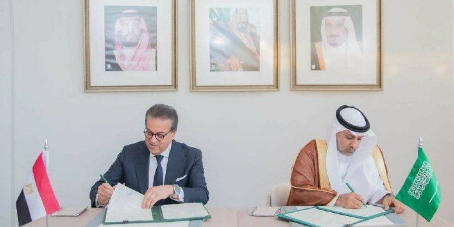 مصر والسعودية تعززان شراكتهما الصحية بتوقيع مذكرة تفاهم شاملة
