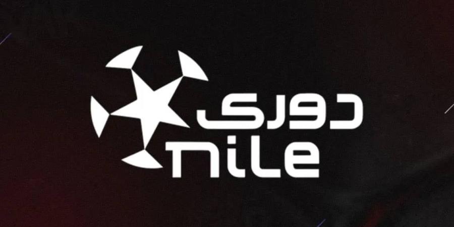 الكرة المصرية.. فارق النقطة يشعل المنافسة بين الأهلي وبيراميدز على لقب الدوري