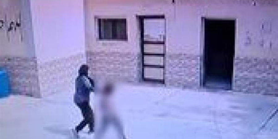 عاجل.. معلمة تعتدي على طالب مريض داخل مدرسة بحدائق القبة.. وقرار هام من التعليم