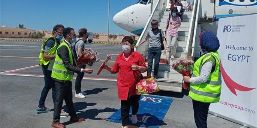 مرسى مطروح تستقبل أولى رحلات الشارتر السياحي إيذانا بانطلاق الموسم الصيفي
