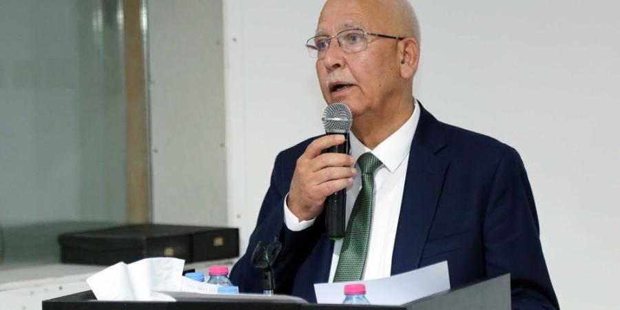 تسليم قلادة "فارس القدس" لنقيب المهندسين السابق أحمد سمارة الزعبي