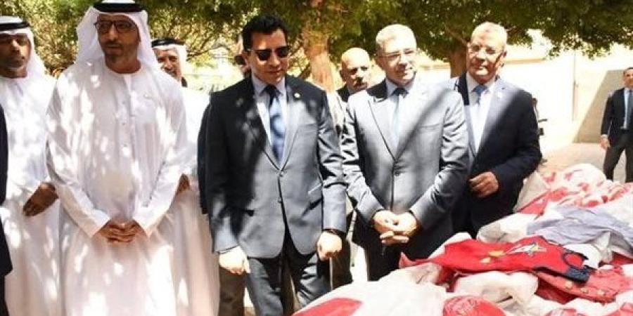 وزير الشباب يشهد انطلاق قافلة زايد الخيرية.. ويؤكد: جاري إنشاء 30 مركز تخاطب