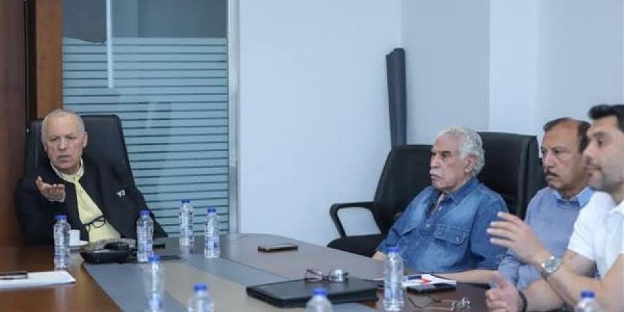 أبو ريدة يدعو رؤساء الأندية والرابطة لمناقشة التخطيط للموسم الجديد