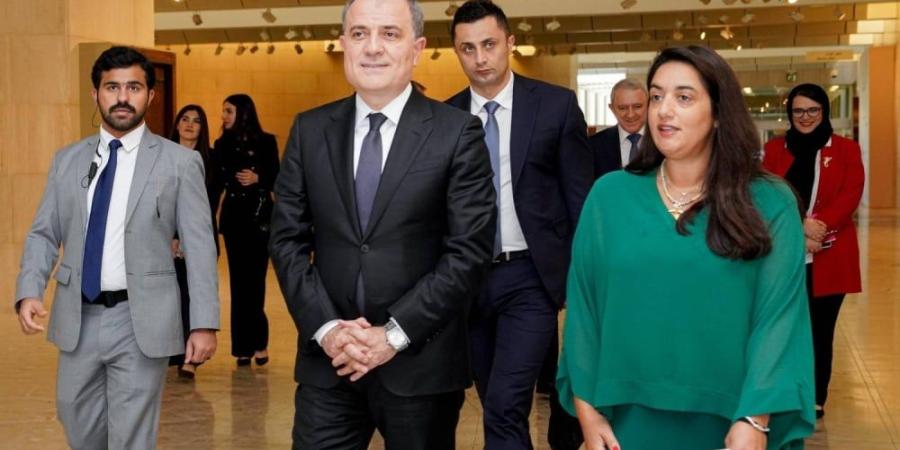وزير خارجية جمهورية أذربيجان يقوم بزيارة لمتحف البحرين الوطني