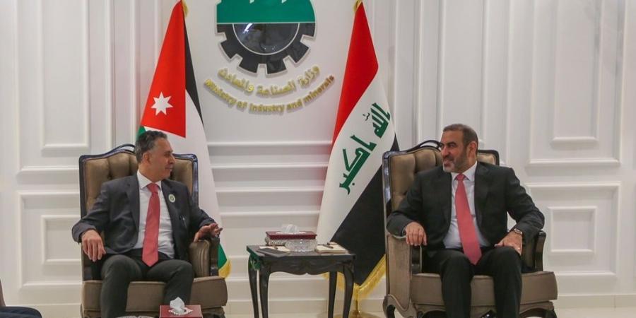 وزير الصناعة والتجارة يبحث مع نظيره العراقي تعزيز التعاون الاقتصادي