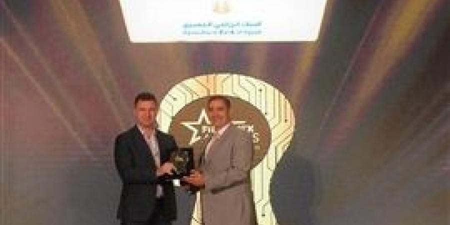 البنك الزراعي المصري يحصل على جائزة التميز في الخدمات المصرفية من قمة فينوفكس شمال أفريقيا 2025