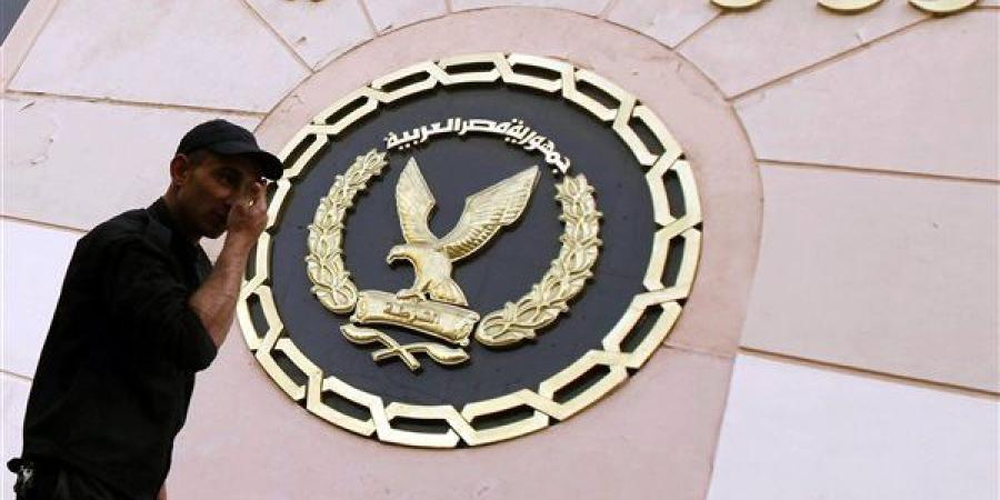 مداهمة أمنية مكبرة لضبط تجار المخدرات والخارجين عن القانون بـ"الحجيرات" في قنا