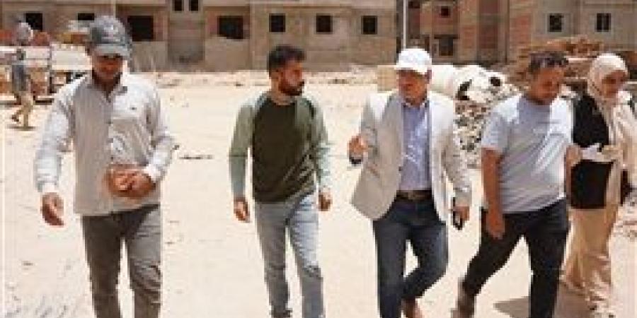 رئيس جهاز سوهاج الجديدة يتفقد وحدات المبادرة الرئاسية "سكن لكل المصريين" وأعمال التطوير بالمدينة