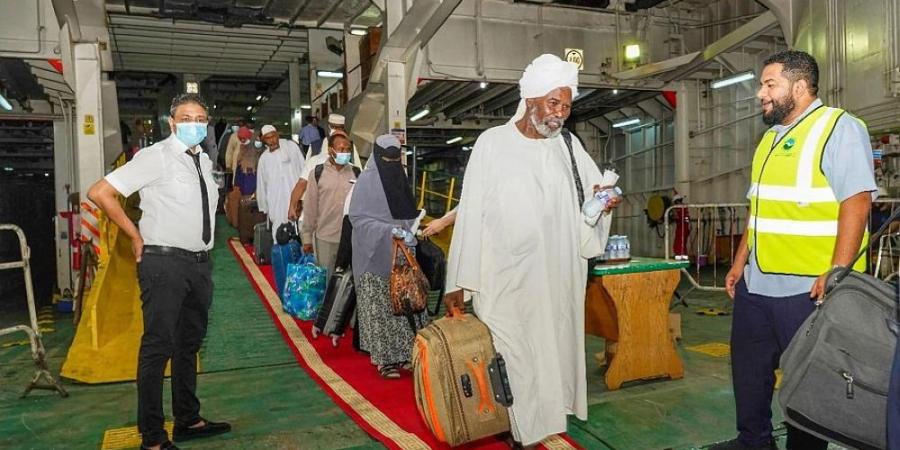 ميناء جدة الإسلامي يستقبل أولى طلائع الحجاج لعام 1446هـ