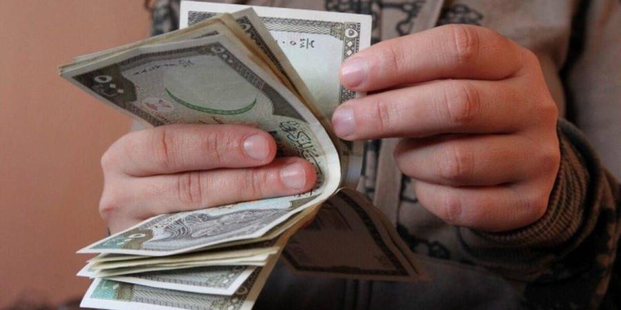الليرة السورية تحلق أمام الدولار بعد رفع العقوبات الأمريكية