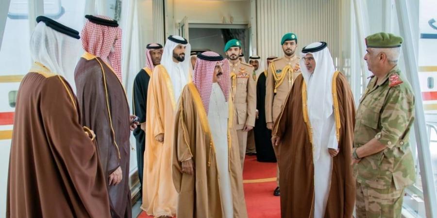 الملك يعود إلى الوطن بعد ترؤسه وفد البحرين في القمة الخليجية الأمريكية