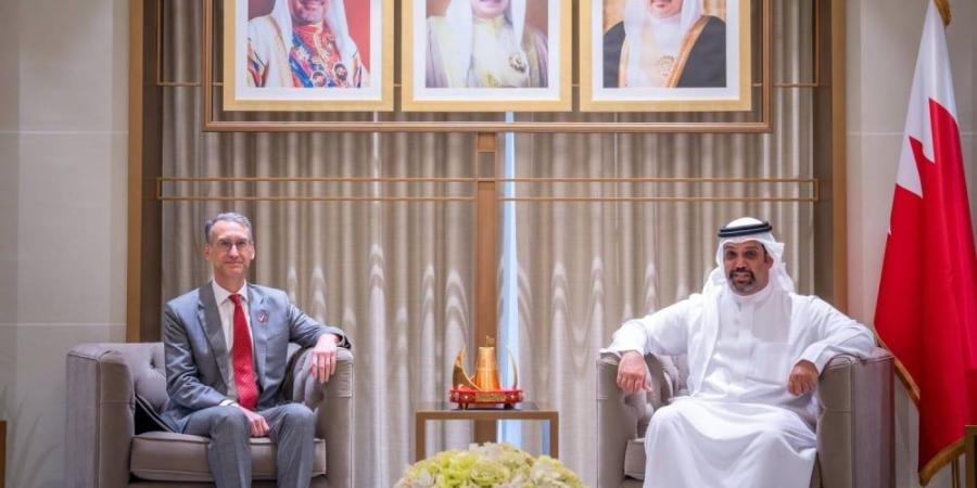 وزير المالية والاقتصاد الوطني يلتقي سفير الولايات المتحدة الأمريكية لدى  البحرين