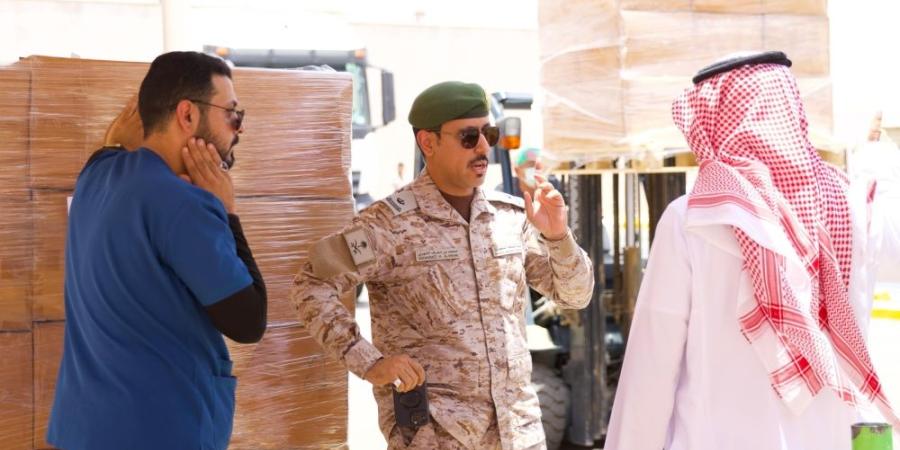 قيادة القوات المشتركة تسير قوافل الأدوية والمستلزمات الطبية للأشقاء في اليمن