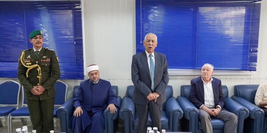 مندوبا عن الملك وولي العهد.. العيسوي يعزي آل شقم
