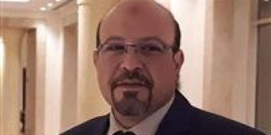 د. وائل كامل يكتب: "صراع القيم التعليمية والتطوير: بين شعارات الذكاء الاصطناعي وأكذوبة التصنيفات"
