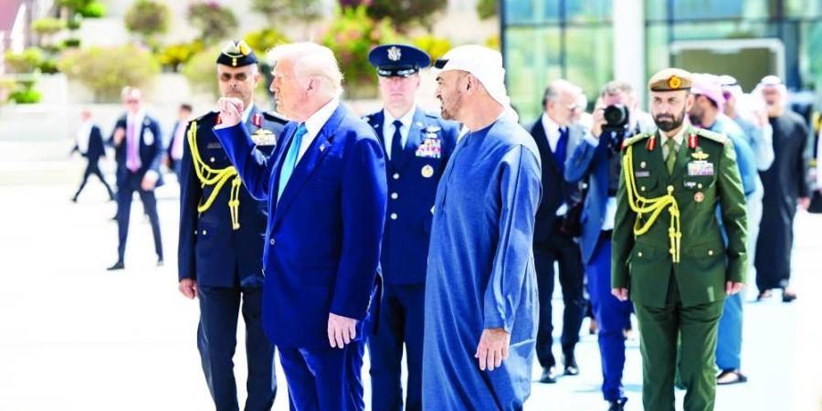 ترامب: محمد بن زايد قائد عظيم