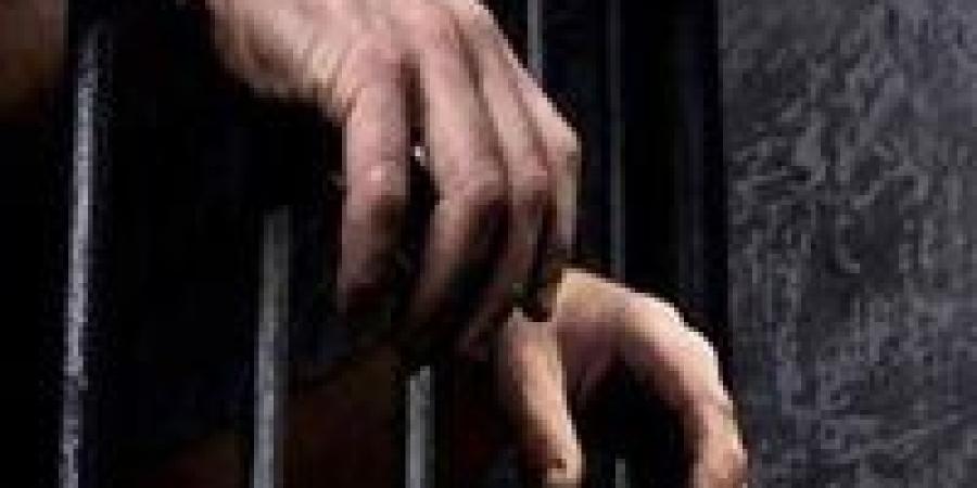 السجن 10 سنوات لمتهم بتهديد وابتزاز فتاة فى سوهاج عبر فيس بوك
