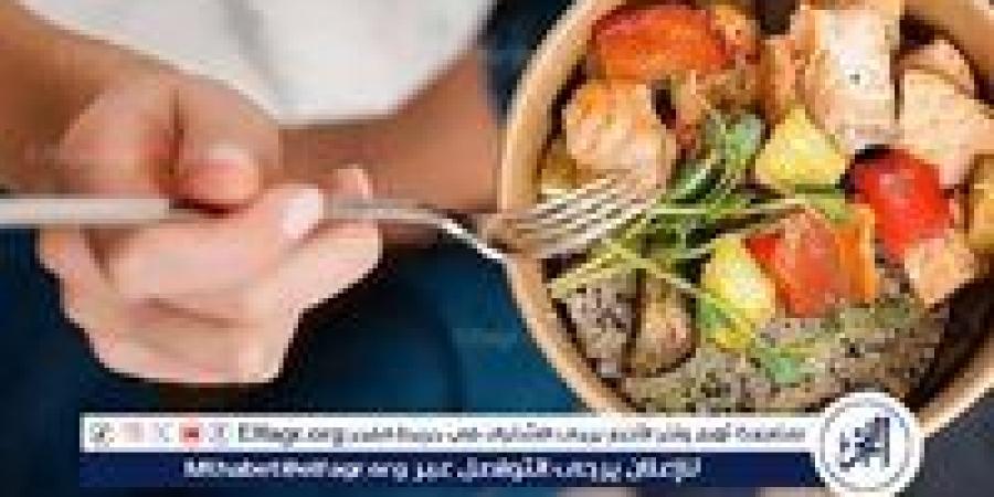 هل أنت مهووس بالأكل الصحي؟.. انتبه: هوس التغذية السليمة قد يتحول إلى اضطراب خطير