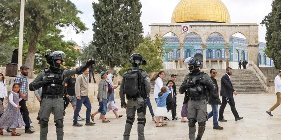 عشرات المستوطنين يقتحمون الأقصى بحماية مشددة من شرطة الاحتلال