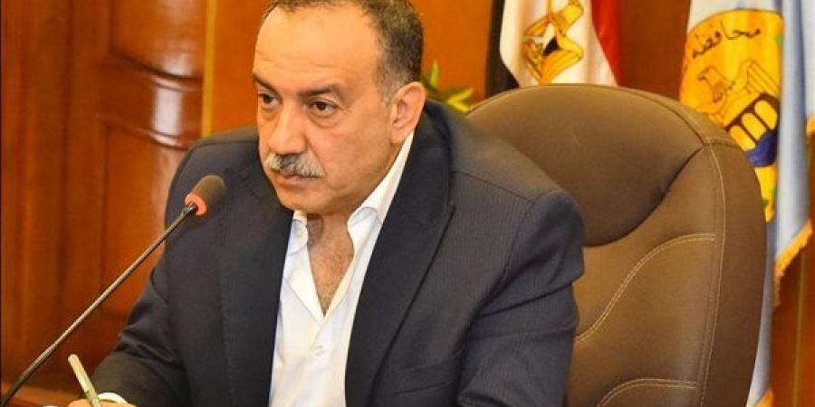 محافظ أسيوط يتابع أعمال تطوير ورفع كفاءة ميدان المجاهدين