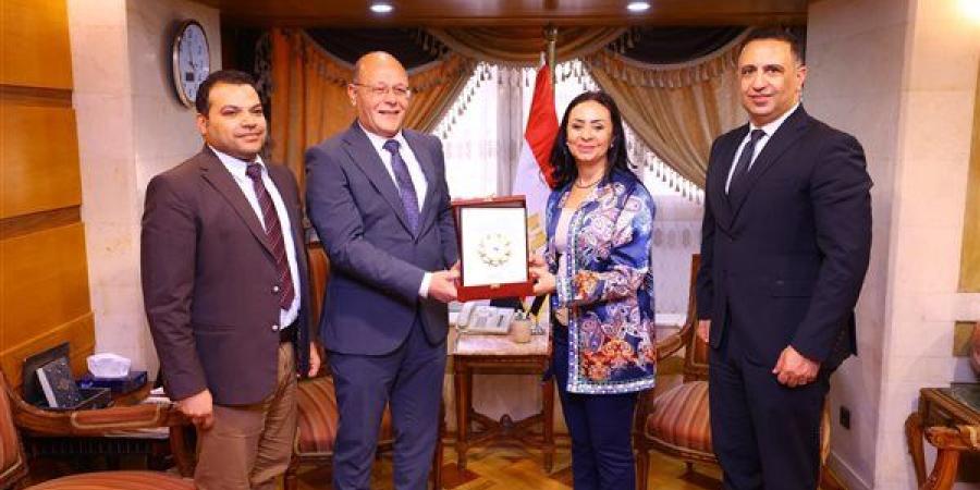 وزيرة التضامن الاجتماعي تلتقي رئيس جامعة سوهاج